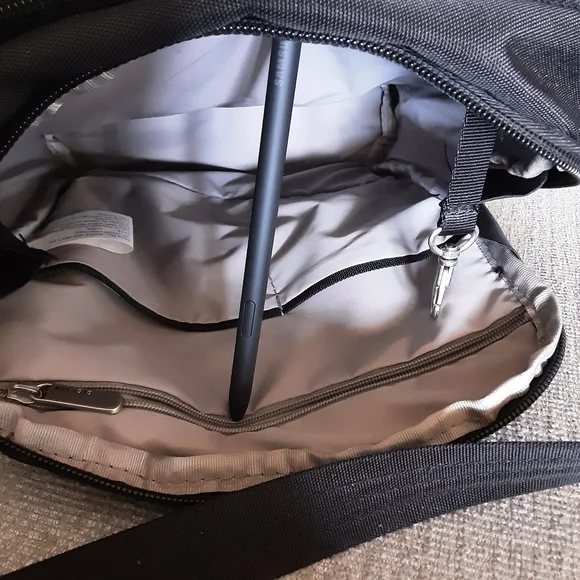 Travelon Black Anti-Theft Classic Crossbody Bag - Picture 9 of 13